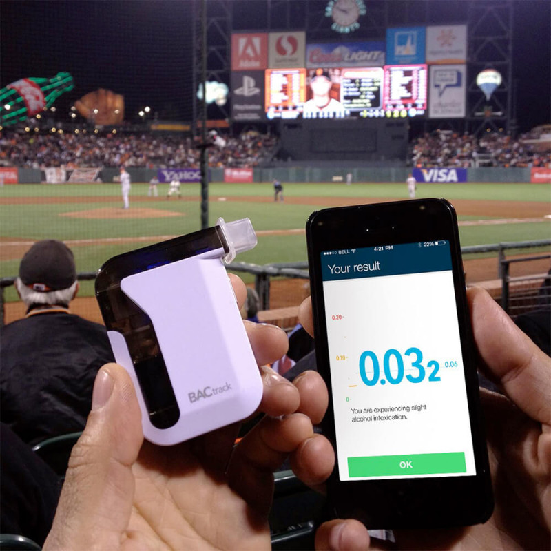 Умный алкотестер Bactrack Mobile - 4